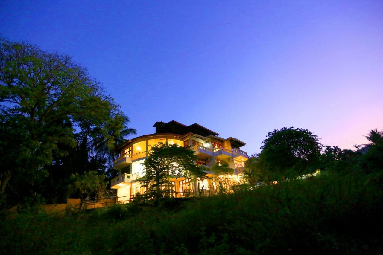 Sirimalwatta Hotel Mahaweli Spring מראה חיצוני תמונה