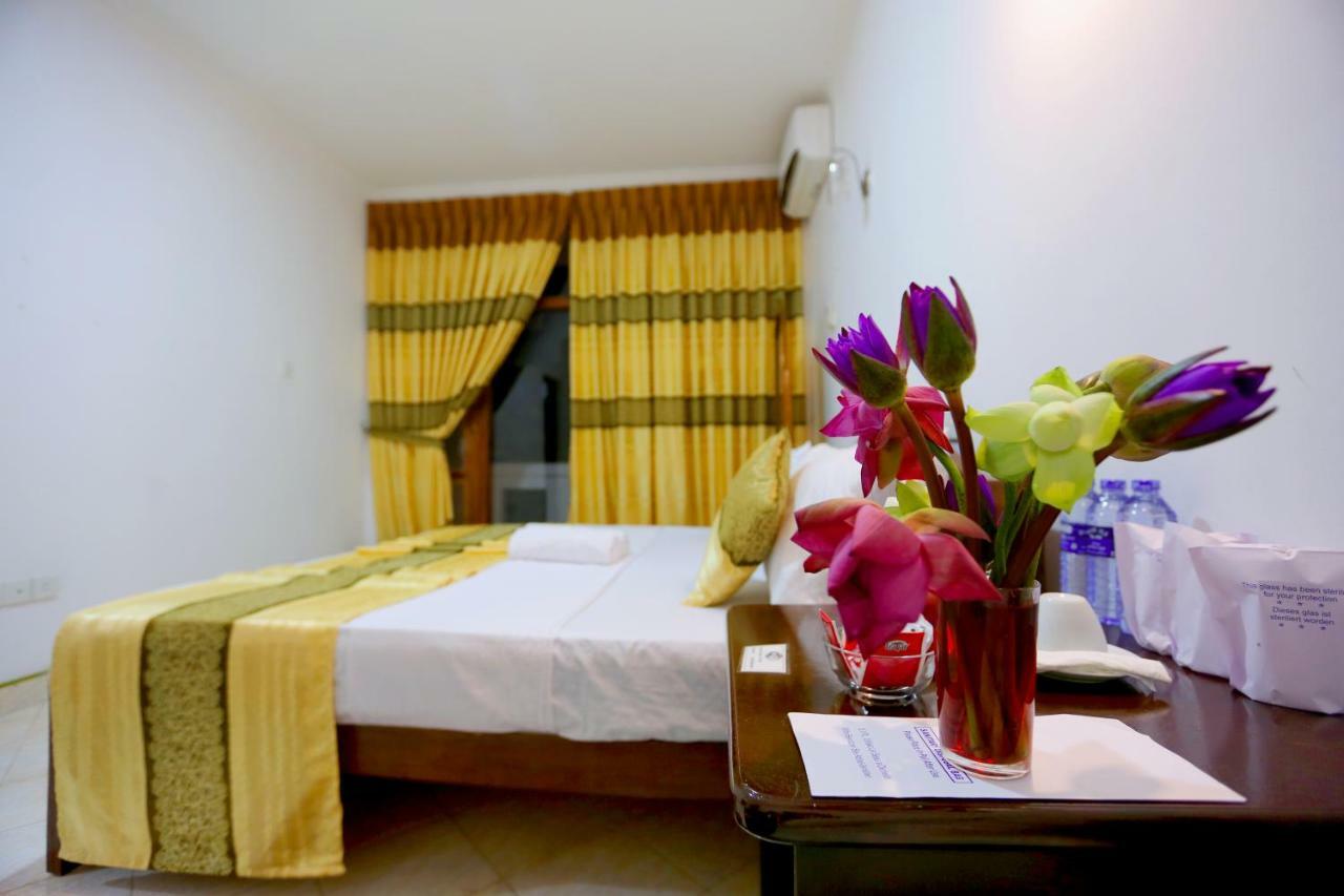 Sirimalwatta Hotel Mahaweli Spring מראה חיצוני תמונה