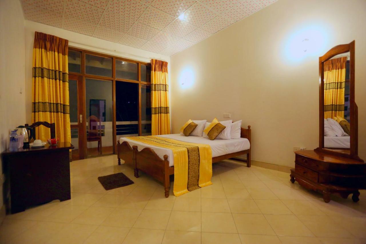 Sirimalwatta Hotel Mahaweli Spring מראה חיצוני תמונה